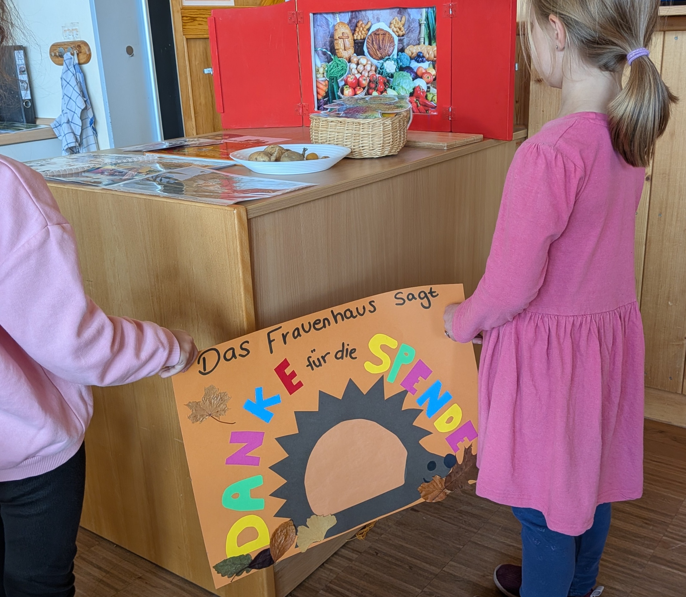 Kinder bringen Hoffnung fürs Frauenhaus